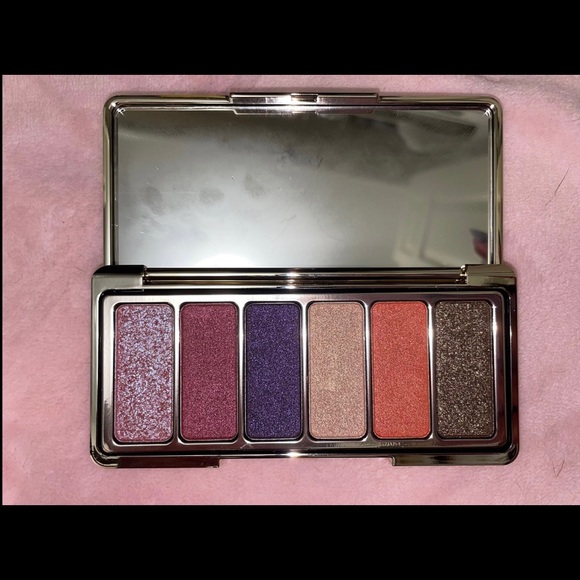 Rare beauty make up pallet - Picture 1 of 2
